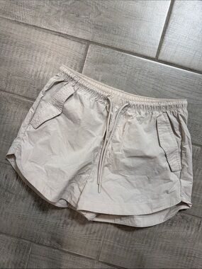 Gilly Hicks Light Beige Hiking Shorts xsmall